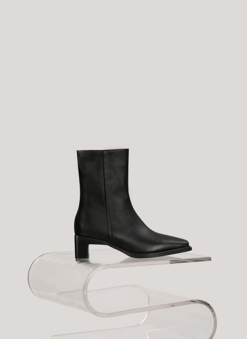 Thea Boots - Black